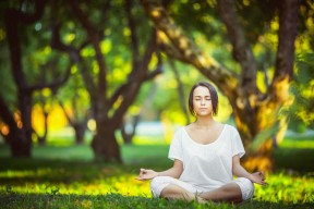 金年会体育-库里关键节点火线复出，湖人众志成城主场取胜